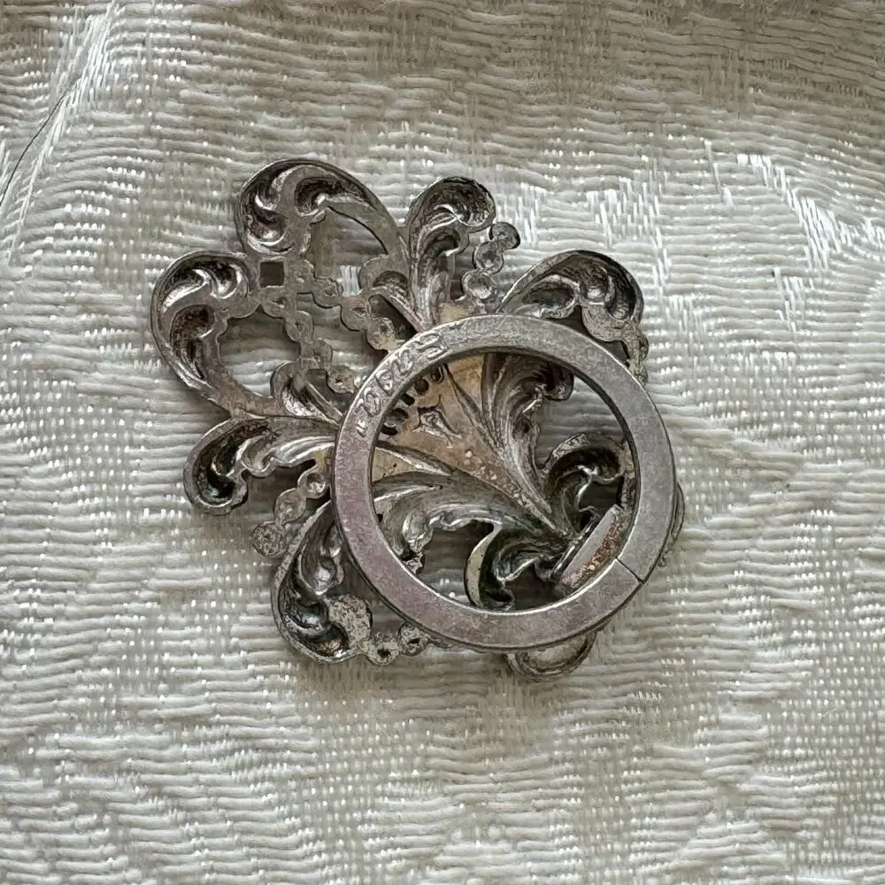 Acanthus Pot Metal Signed Scarf Clip Floral 1970’s Silver Color Steelcut Style